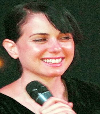 Info On Mia Kirshner’s Height, Weight Gain, And Net Worth